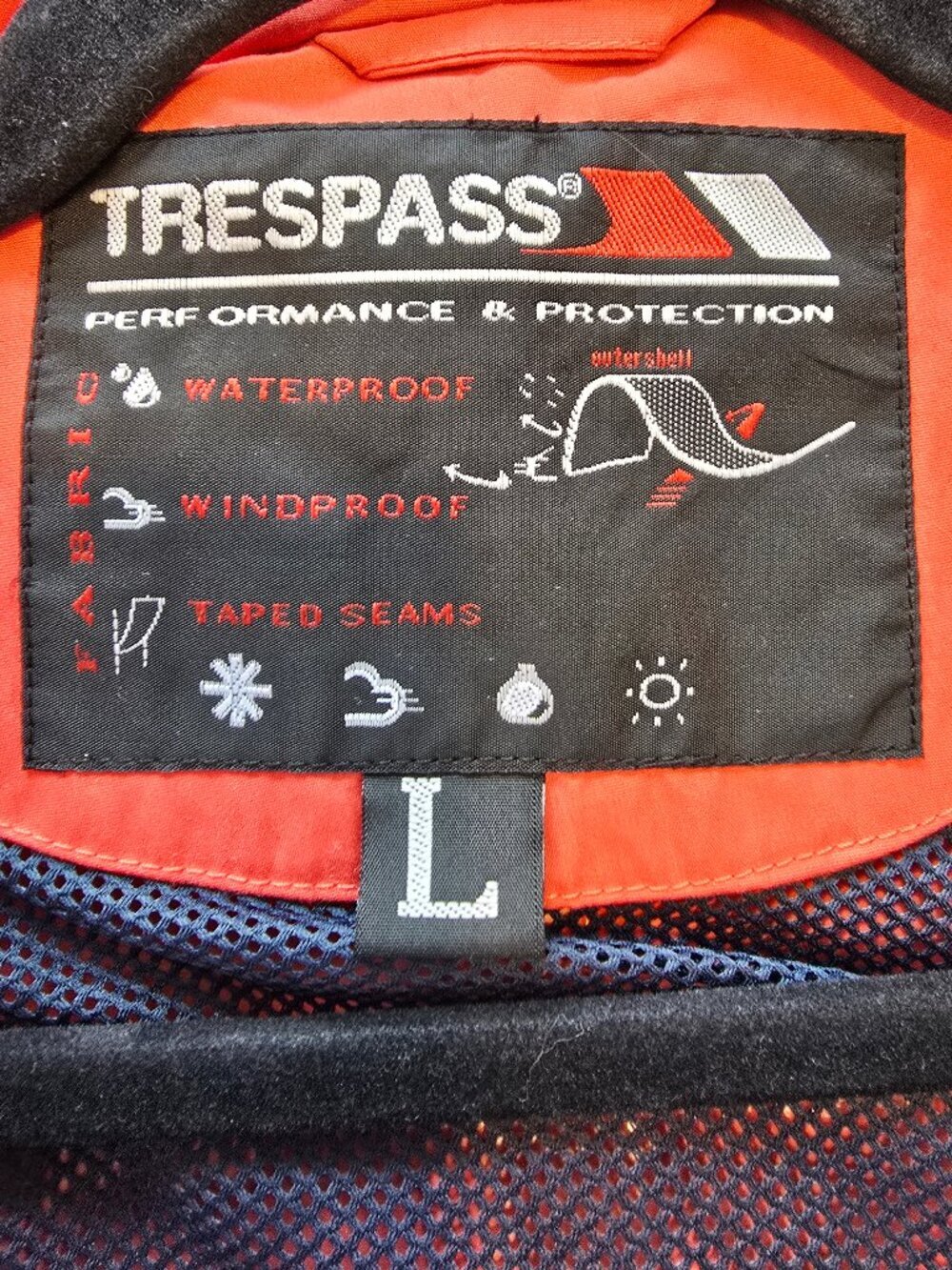 Trespass performance and protection ski/snowboard rain jacket. Outstanding! - Picture 8 of 10
